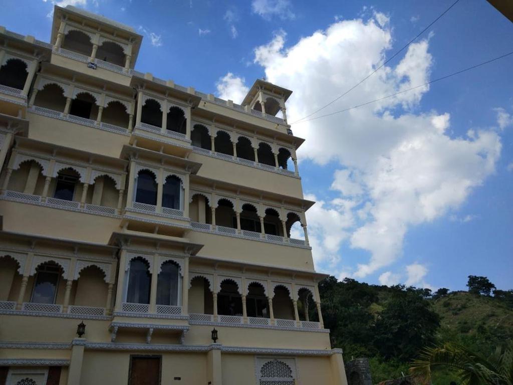 Golden Hands - Palace Raj Kumbha كمبالغره المظهر الخارجي الصورة