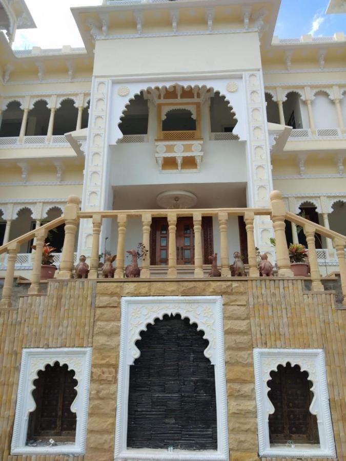 Golden Hands - Palace Raj Kumbha كمبالغره المظهر الخارجي الصورة